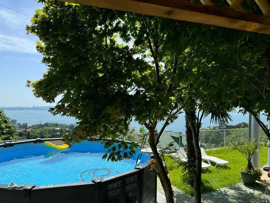 バトゥーミ House Near Botanical Gardenヴィラ
